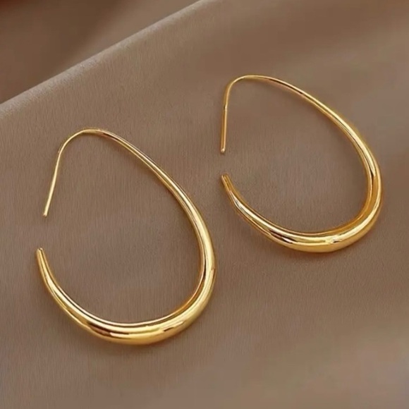 ✨Free People Agen Gold Water Drop Earrings - Picture 2 of 5